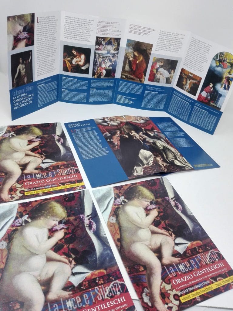 allestimento mostra orazione gentileschi dedalo comunicazione visiva brochure